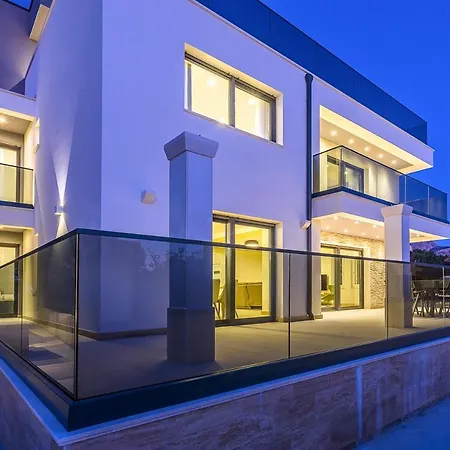 Villa Mali Rat Sleeps 10 With Pool And Air Con